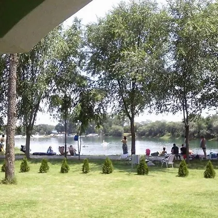 Апартаменты Plaza-1 *